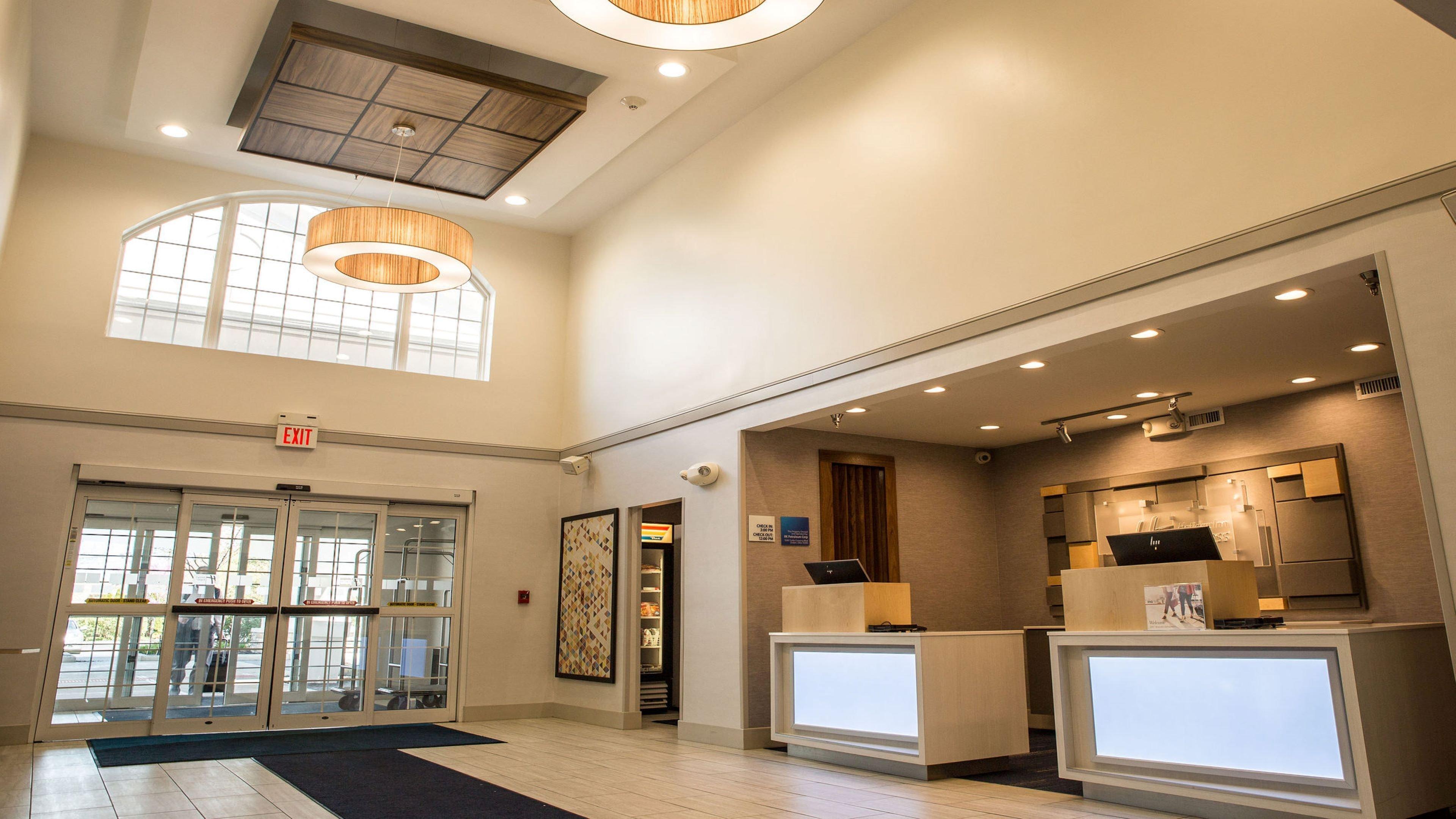 Holiday Inn Express - Columbus - Dublin By Ihg Exterior foto